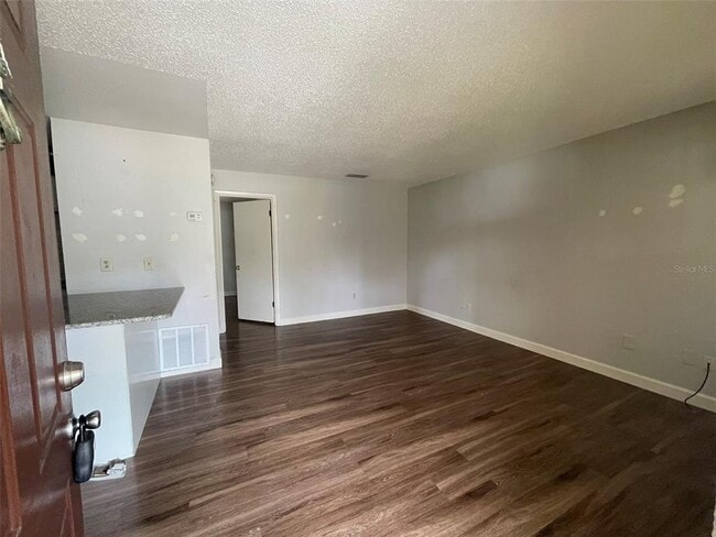 Building Photo - 1137 Jamajo Blvd