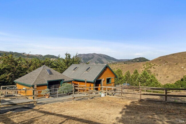 Foto del edificio - 6381 Nicasio Valley Rd