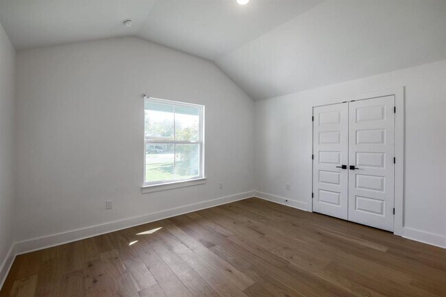 Foto del edificio - 8302 Kromer St