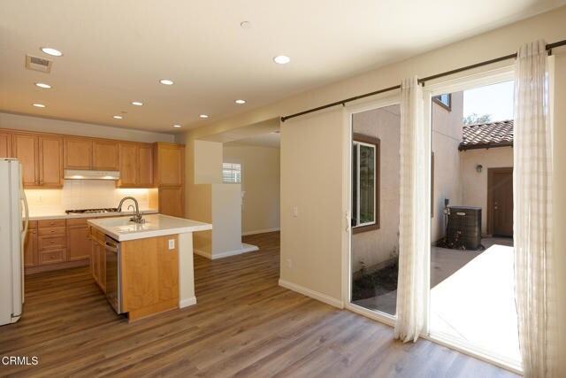 Foto del edificio - 326 Lakeview Ct