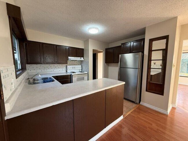 Photo du bâtiment - 168XX-168X0 0 Ave