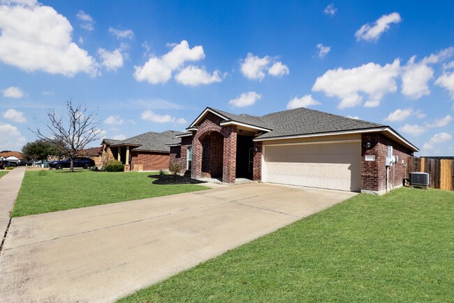 Building Photo - 9300 Cricket Dr