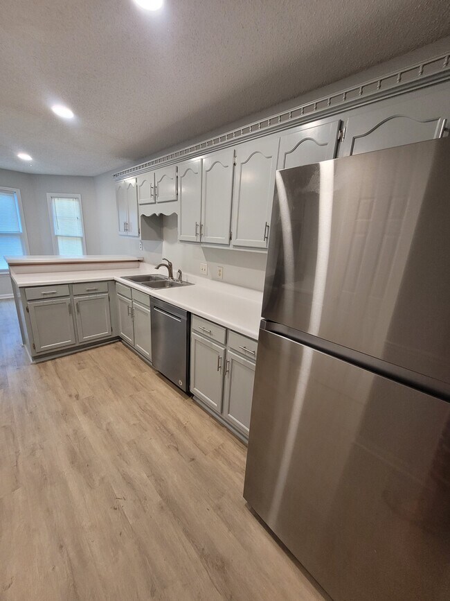 Foto del edificio - 508 Farmingdale Rd SE