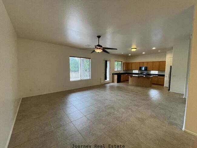 Foto del edificio - 5433 N Pierce Ln