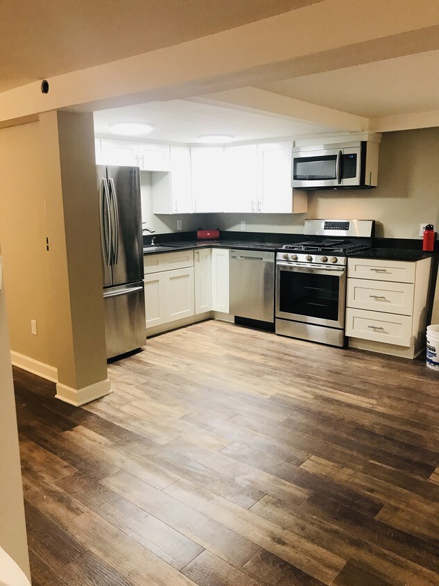 Kitchen - 16515 Excelsior Blvd