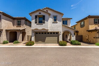 Building Photo - 4656 E Tierra Buena Ln