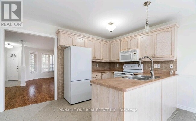 Building Photo - 251 Pringle Dr