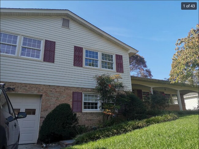 Building Photo - 1402 Baritone Ct