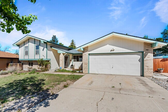Foto del edificio - 5916 Wolf Creek Pl