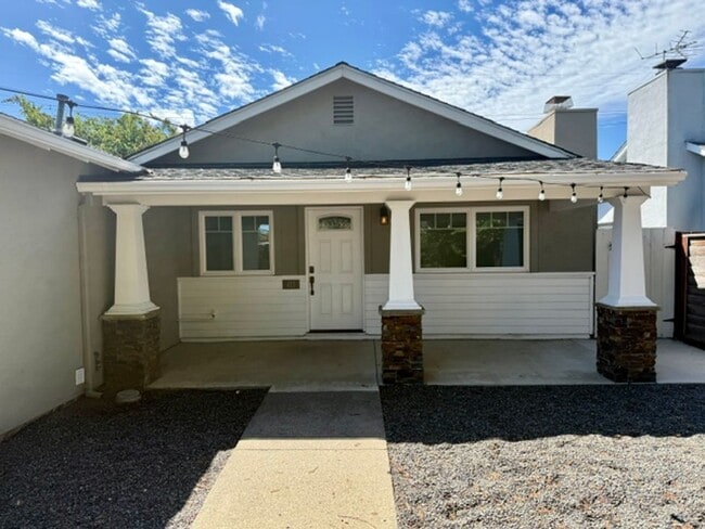 Building Photo - 411 Hiller St
