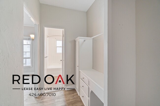 Foto del edificio - ~1 Month FREE~ Sophisticated Studio Featur...