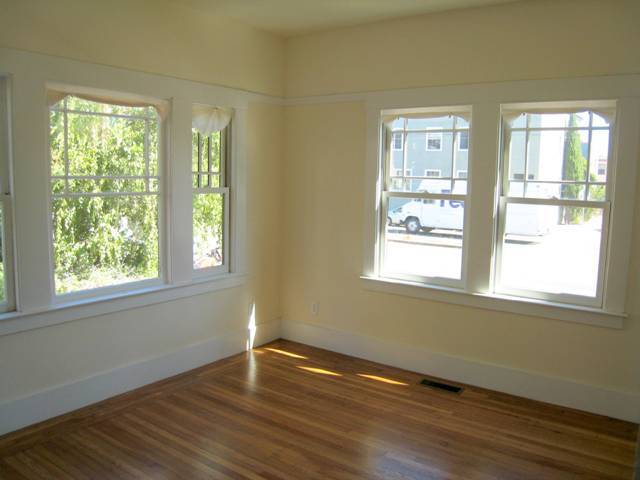 Building Photo - 448 40th St