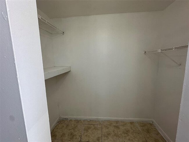 Foto del edificio - 3700 NW 21st St