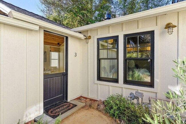 Foto del edificio - High end, fully furnished, cottage in Downtown Mill Valley! Plus optional additional cottage! PRO...