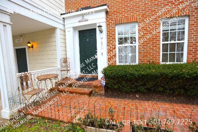 Foto del edificio - BEAUTIFULLY DESIGNED 3 BED/3BATH KING FARM...