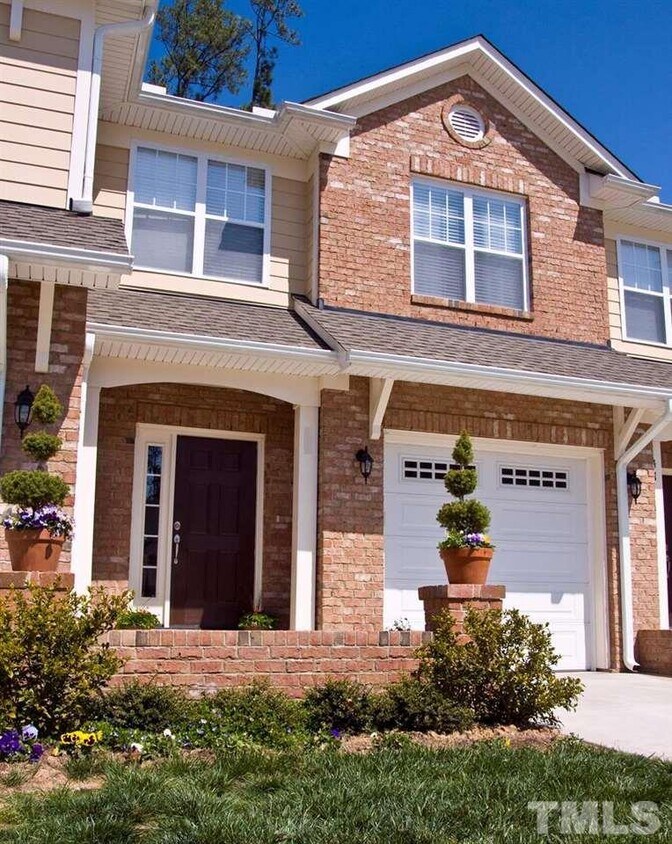Primary Photo - 31 Abernathy Dr