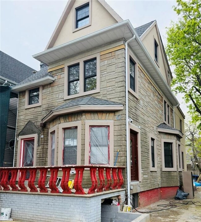 Foto del edificio - 1144 E 37th St