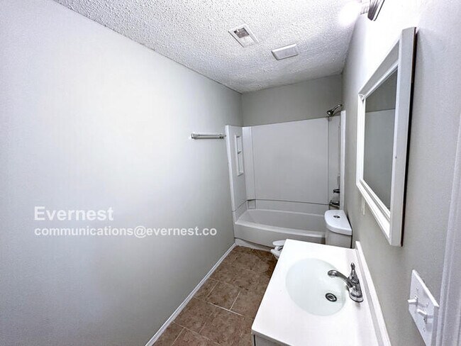 Building Photo - 7116 6th Ct S