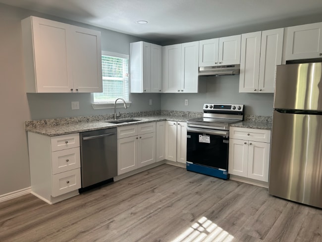 Building Photo - 411 Godfrey St