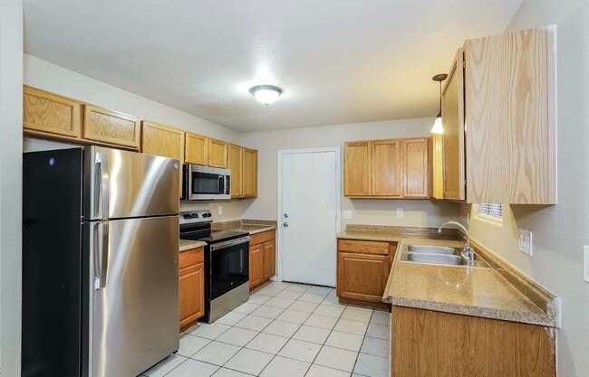 Foto del edificio - 2218 W Bowker St