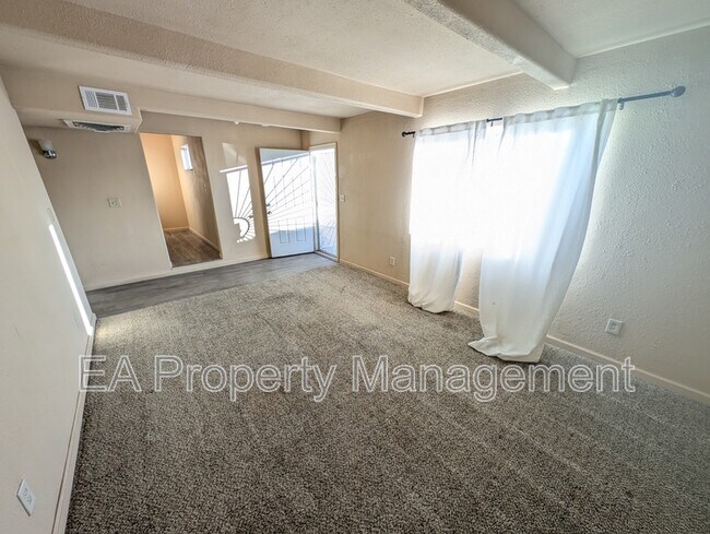 Foto del edificio - 212 65th St NW