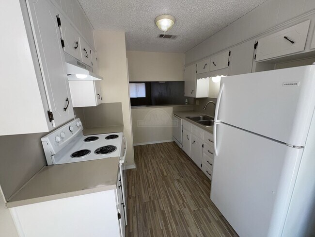 Building Photo - 1209 Wales Dr