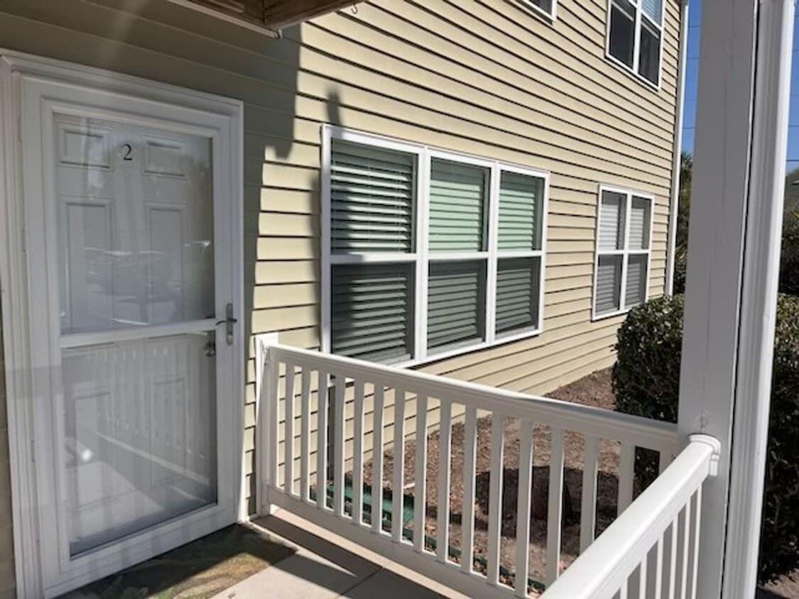 2 bedroom 2 bath condo located close to beaches, shopping and restaurants - 2 bedroom 2 bath condo located close to beaches, shopping and restaurants