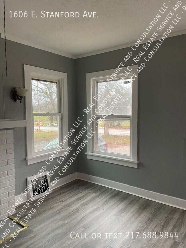 Foto del edificio - 1606 E Stanford Ave