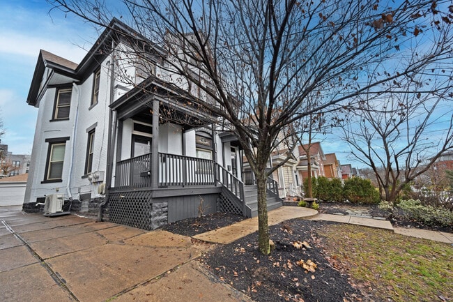 Building Photo - 1359-3 Burdette Ave