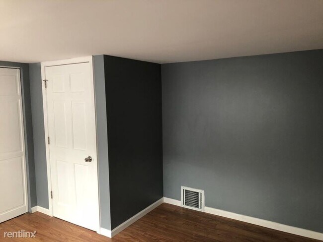 Building Photo - 3 br, 1 bath House - 11649 S Troy Dr