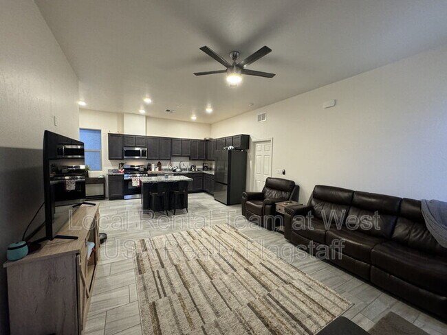 Foto del edificio - 1650 E Ponderosa Pkwy