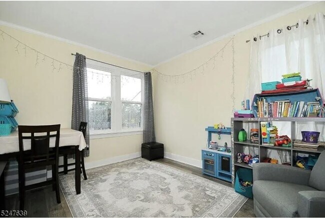 Building Photo - 215 W Saint Georges Ave