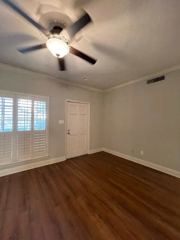 Building Photo - 4349 Bellaire Dr S