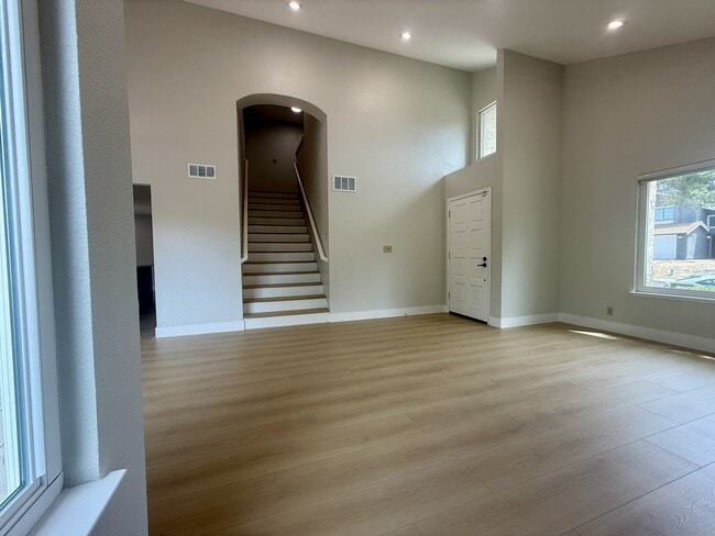 Building Photo - 560 Palo Alto Pl
