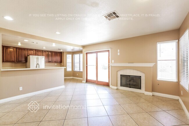 Foto del edificio - 5729 N Walkingstick Ln