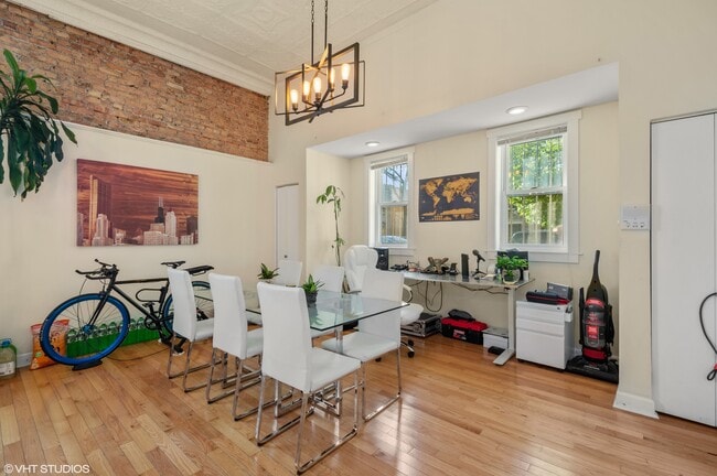 Foto del edificio - 2048 W Evergreen Ave