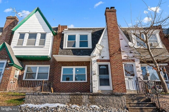 Building Photo - 4313 Teesdale St