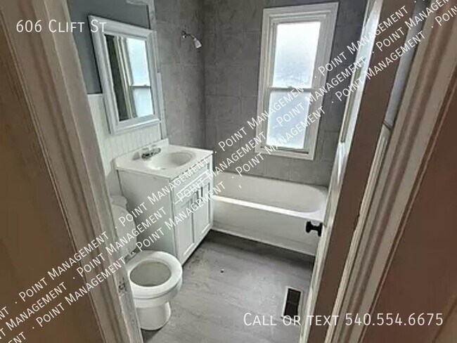Foto del edificio - Cozy 2 Bed 1 Bath Close to Downtown Martin...