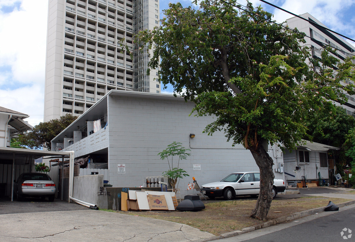 Building Photo - 607 Hausten St