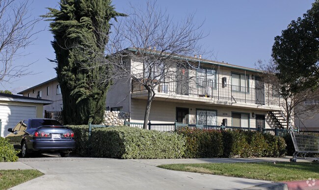 Foto del edificio - The Stoneridge Apartments