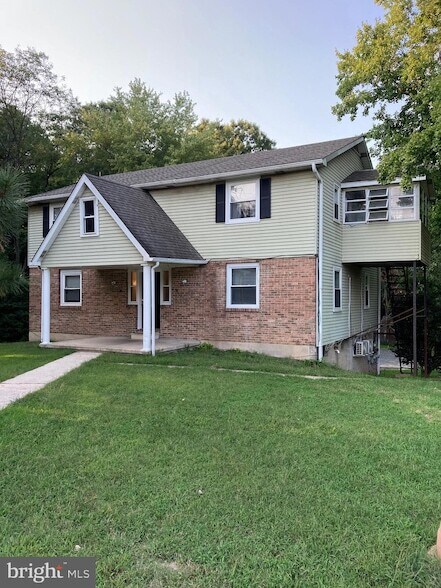 Foto principal - 1357 W Pulaski Hwy