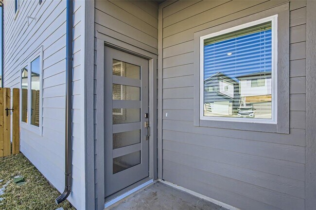 Foto del edificio - 33106 Oak Hts Pl