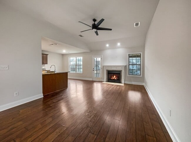 Building Photo - 1224 Meachem Dr