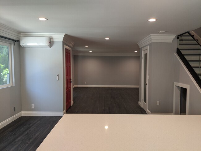 Building Photo - 1265 Armacost Ave