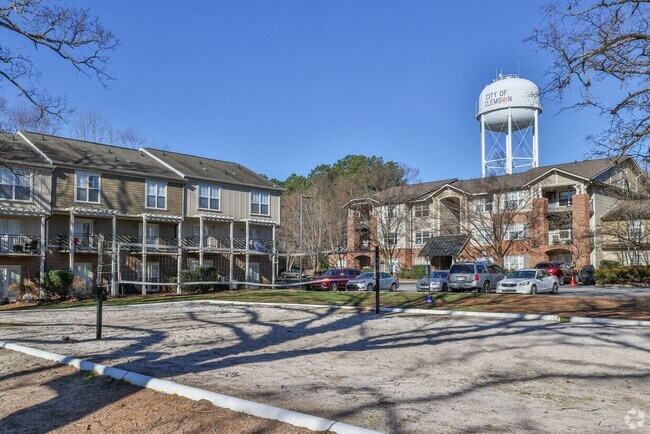 Building Photo - 2 Bedroom Flat at Woodlands of Clemson