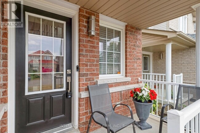 Building Photo - 560 Falconridge Dr