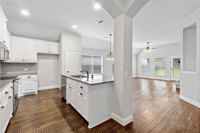 Foto del edificio - 2115 Victoria Ln