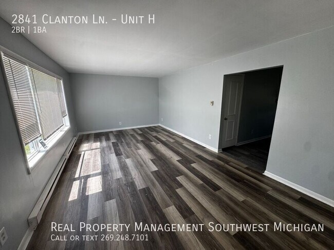Foto del edificio - 2841 Clanton Ln