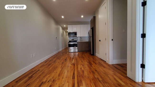 Building Photo - 1671 Lincoln Pl
