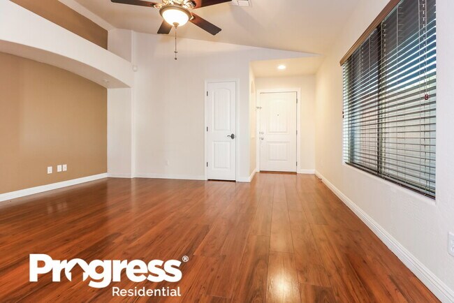 Foto del edificio - 1858 S 216th Ln